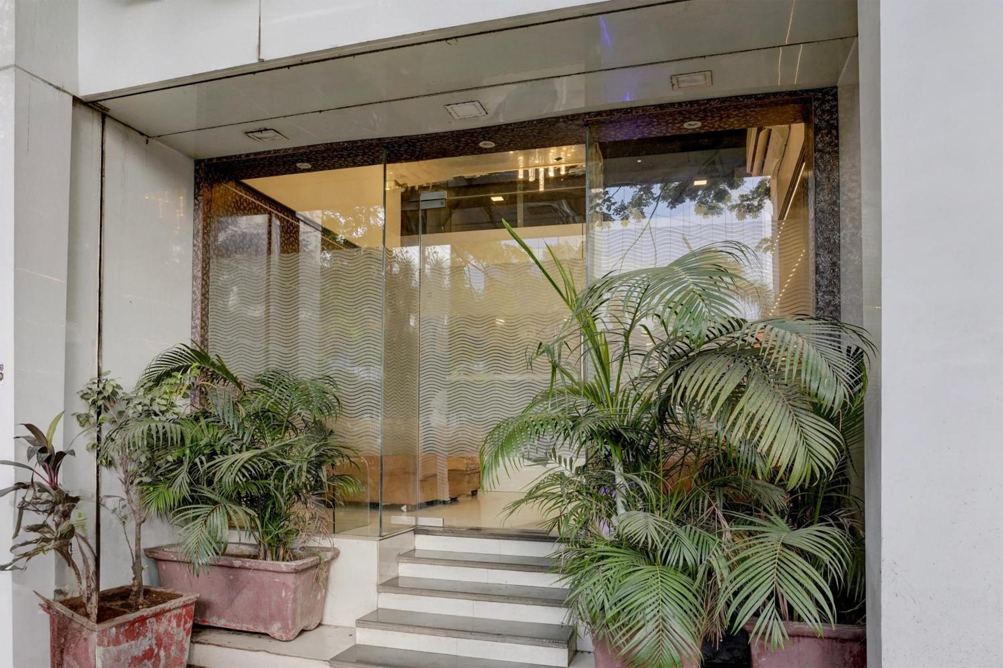 Hotel O Golden Star Mumbai Exterior foto