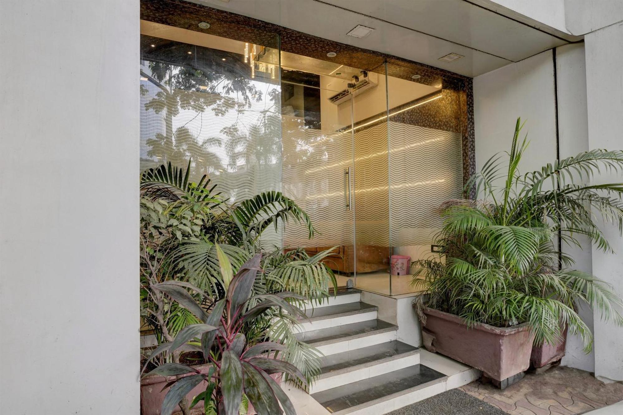 Hotel O Golden Star Mumbai Exterior foto