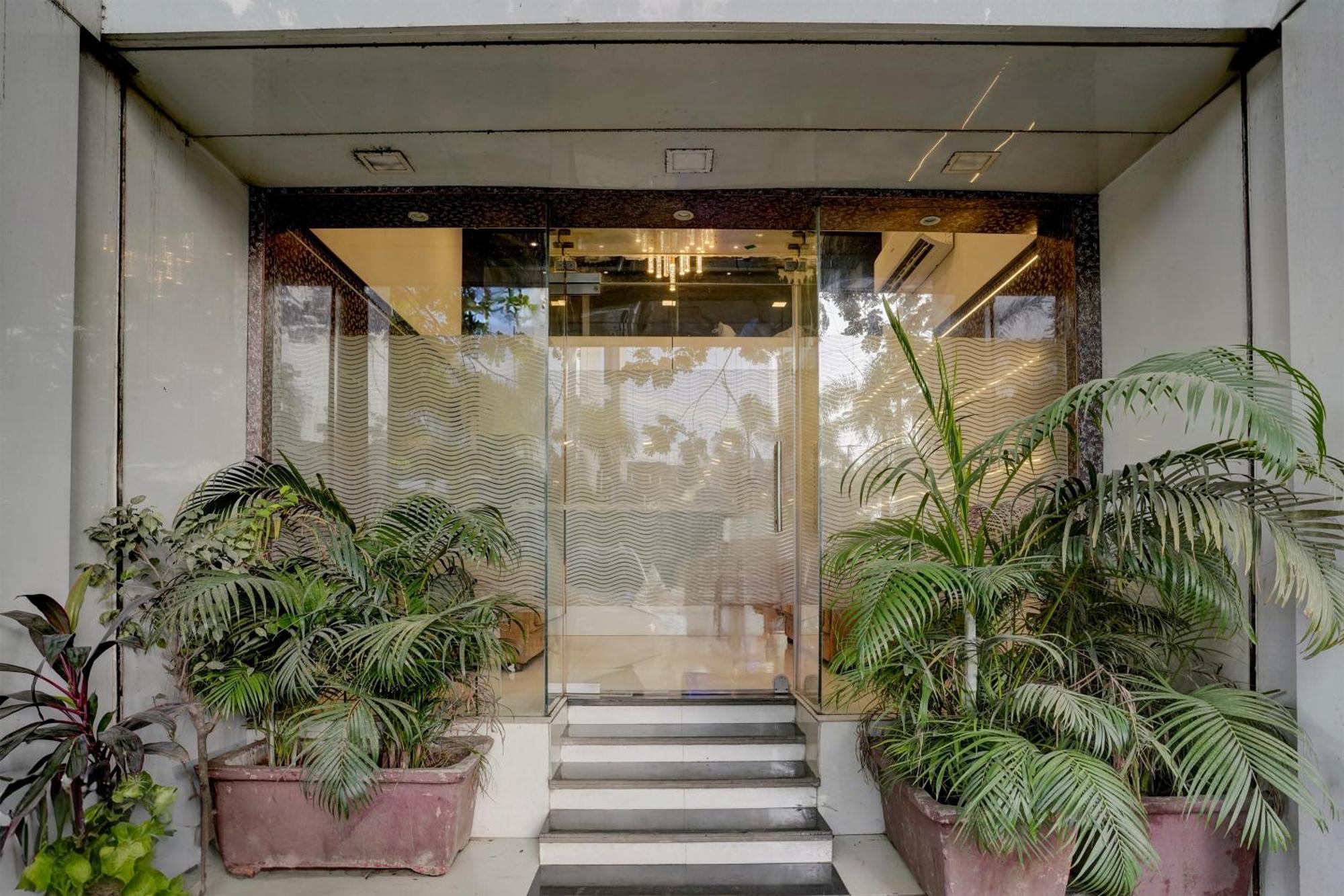 Hotel O Golden Star Mumbai Exterior foto